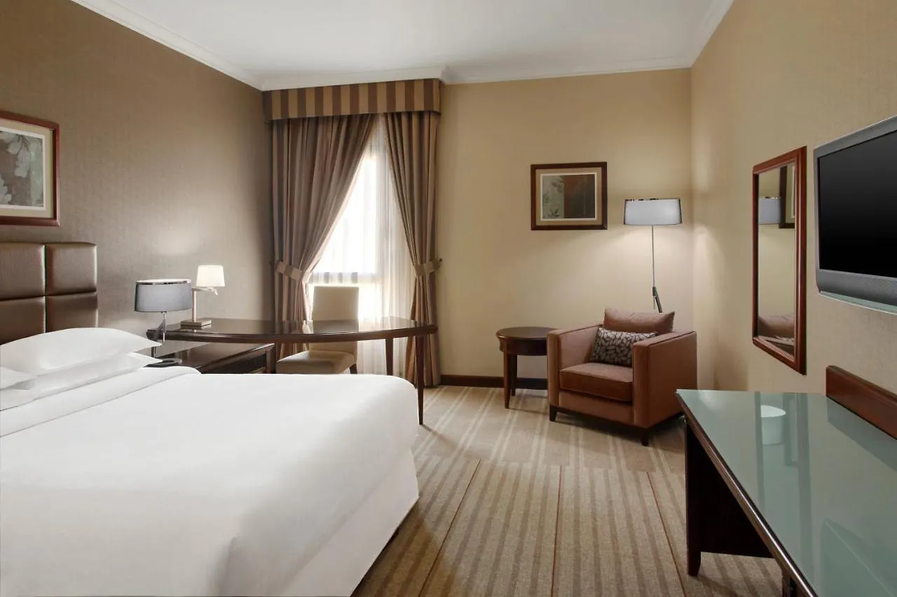Sheraton Riyadh Hotel & Towers 5*,